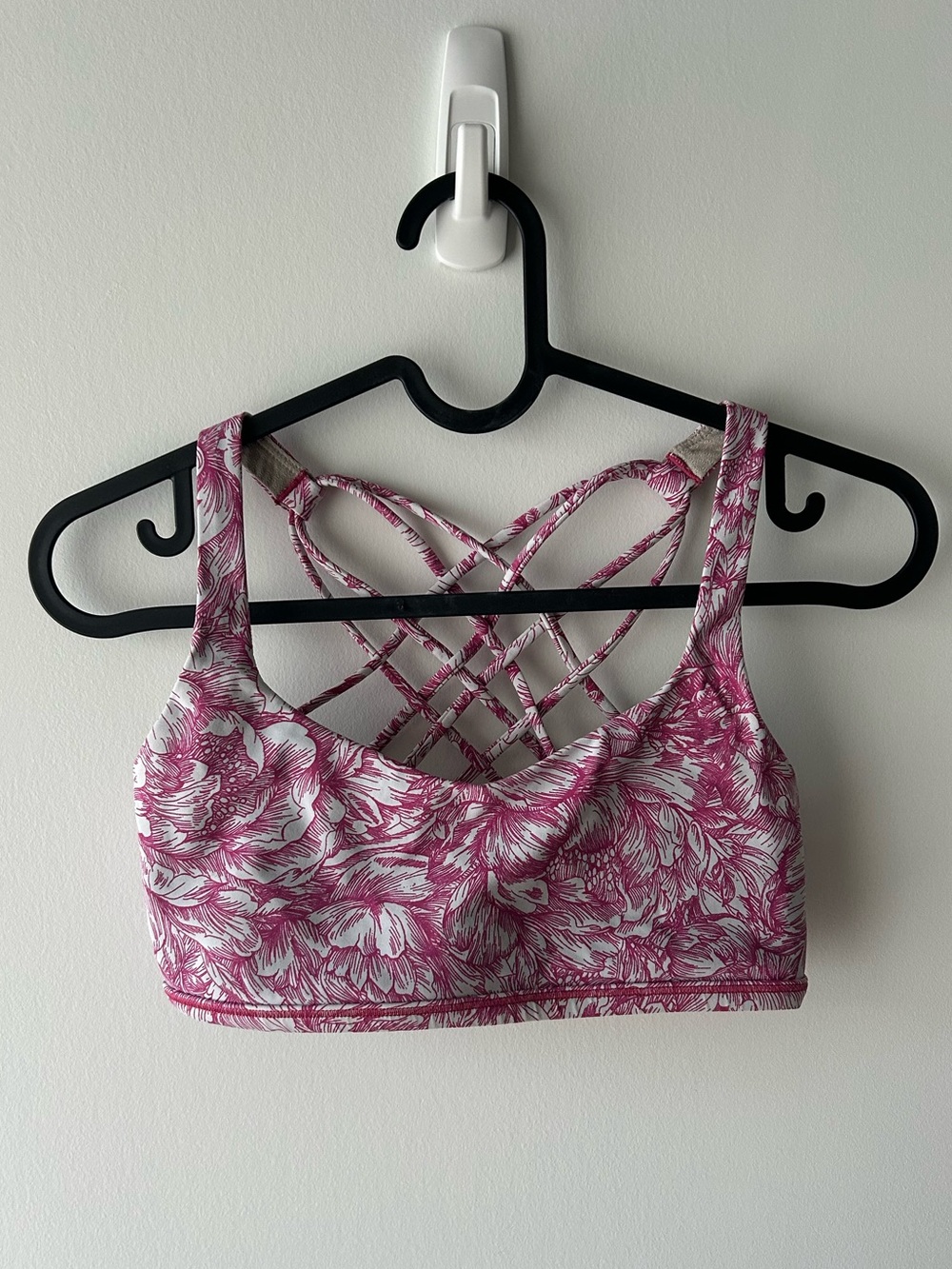 Lululemon strappy sports bra